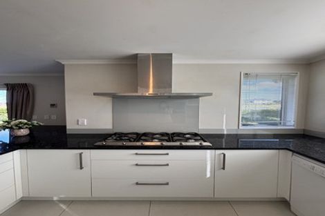 Photo of property in 1 Pickaberry Avenue, Karaka, Papakura, 2113
