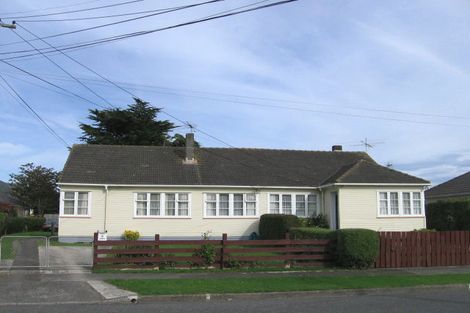 Photo of property in 4 Hughes Crescent, Taita, Lower Hutt, 5011