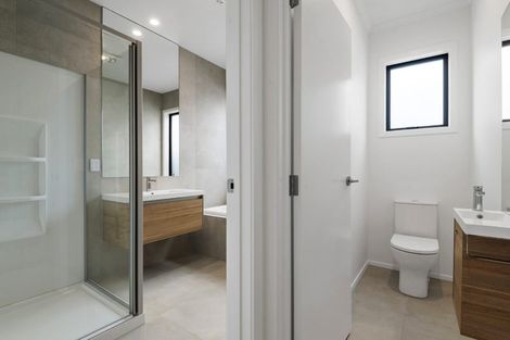 Photo of property in 8 Oyster Drive, Whenuapai, 0618