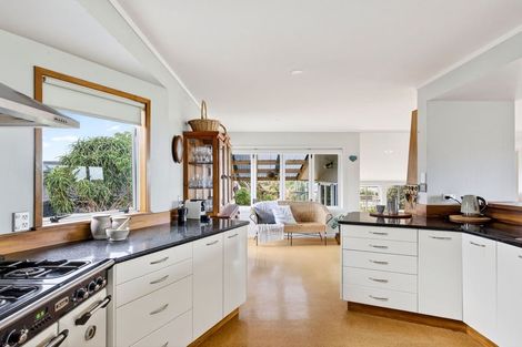 Photo of property in 11 Douglas Street, Okitu, Gisborne, 4010