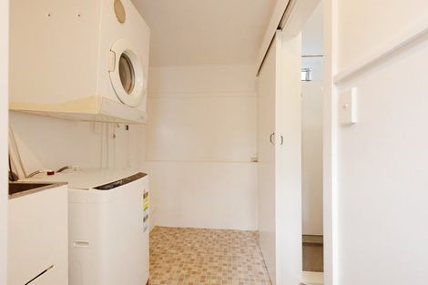 Photo of property in 58 Garden Road, Northland, Wellington, 6012