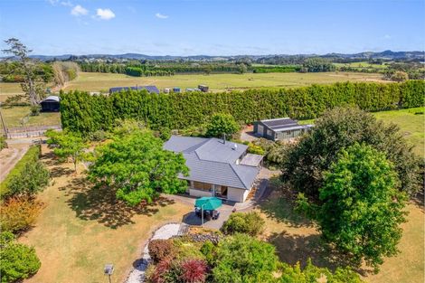 Photo of property in 230 Taupaki Road, Taupaki, Henderson, 0782