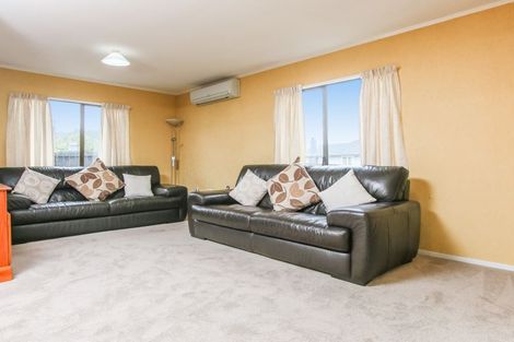 Photo of property in 32 Neil Avenue, Te Atatu Peninsula, Auckland, 0610