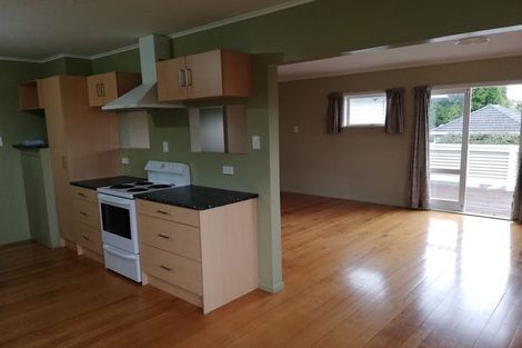 Photo of property in 48 Savoy Road, Glen Eden, Auckland, 0602