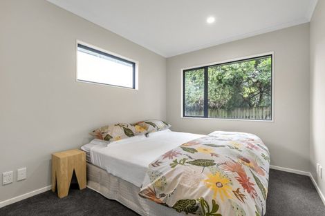 Photo of property in 99 Kemp Road, Massey, Auckland, 0614