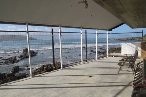 Photo of property in 279 Queens Drive, Lyall Bay, Wellington, 6022