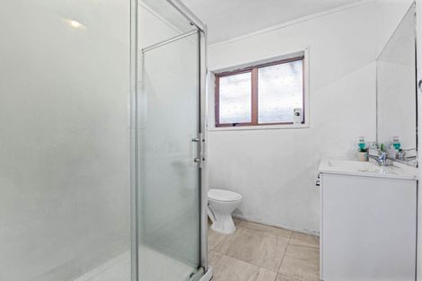 Photo of property in 2/76 Kenderdine Road, Papatoetoe, Auckland, 2025