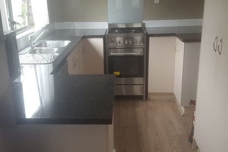 Photo of property in 2/15 Septimus Place, Henderson, Auckland, 0612