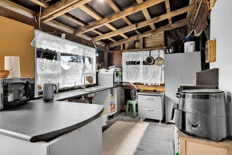 Photo of property in 2124 Eltham Road, Awatuna, Hawera, 4679