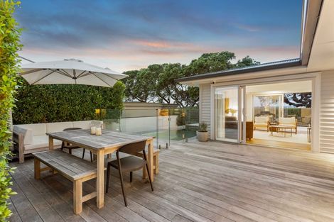 Photo of property in 21 Heath Avenue, Northcote, Auckland, 0627