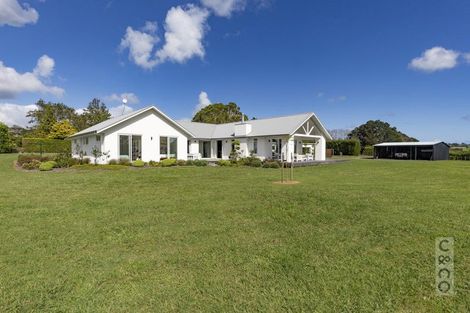 Photo of property in 88 Taupaki Road, Taupaki, 0782