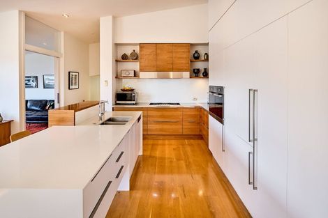 Photo of property in 4 Francis Bell Grove, Lowry Bay, Lower Hutt, 5013