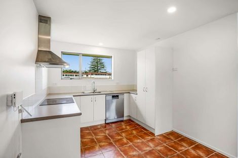 Photo of property in 18 Chic Gardens, Parakai, 0830