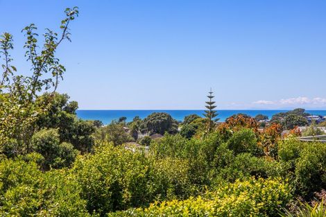 Photo of property in 13 Moana Crescent, Blagdon, New Plymouth, 4310