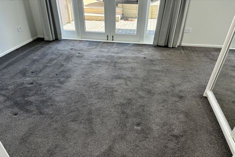 Photo of property in 19 Taupo Street, Green Bay, Auckland, 0604