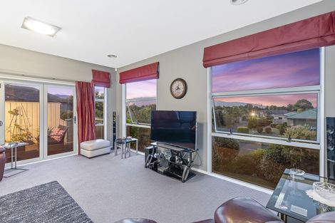 Photo of property in 12 Millennium Hill, Paraparaumu, 5032