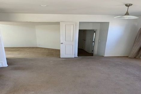 Photo of property in 6 Nile Road, Kelston, Auckland, 0602