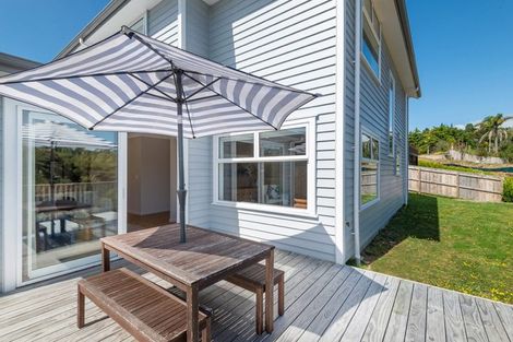 Photo of property in 9 Kukupa Lane, Long Bay, Auckland, 0630
