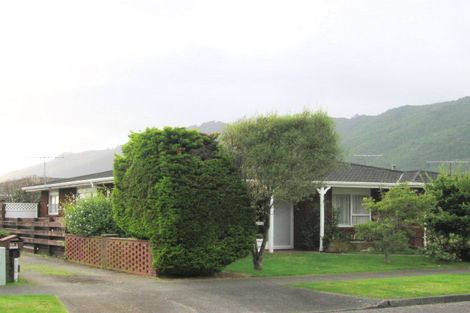 Photo of property in 56 Rewarewa Crescent, Waikanae, 5036