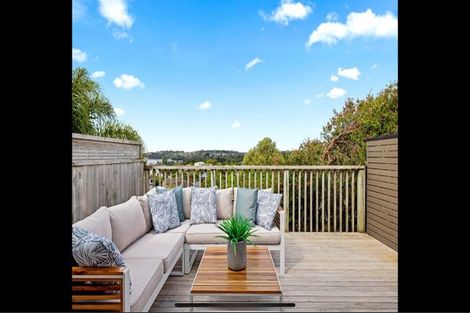 Photo of property in 12a Tower Hill, Stanmore Bay, Whangaparaoa, 0930