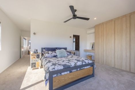 Photo of property in 2 Kotare Drive, Wanaka, 9305