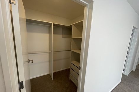 Photo of property in 17 Paparahi Place, Wainui, 0992