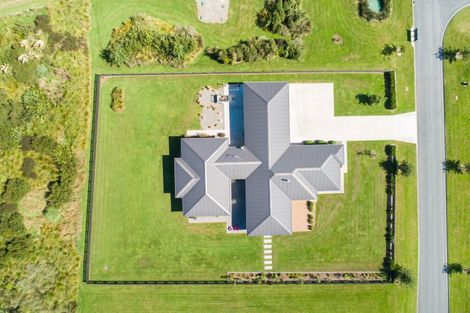 Photo of property in 33 Hartwell Drive, Kelvin Grove, Palmerston North, 4470