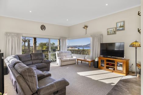 Photo of property in 718 Acacia Bay Road, Acacia Bay, Taupo, 3330