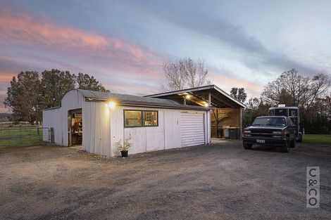 Photo of property in 2246 State Highway 16, Helensville, 0875