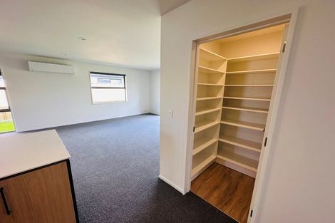 Photo of property in 32 Eileen Way, Rolleston, 7615