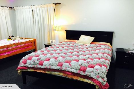 Photo of property in 19 Wantwood Grove, Churton Park, Wellington, 6037