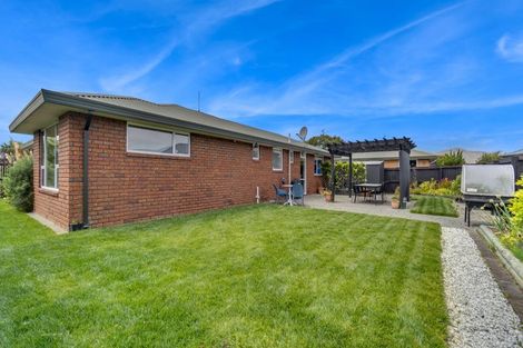 Photo of property in 16 Thistledown Place, Woolston, Christchurch, 8062