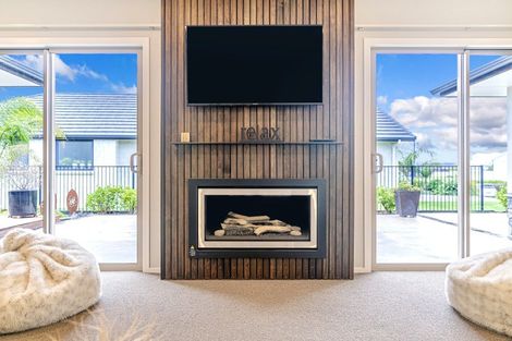 Photo of property in 15 Lady Jocelyn Place, Whitianga, 3510