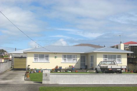 Photo of property in 3 Rospeath Crescent, Spotswood, New Plymouth, 4310