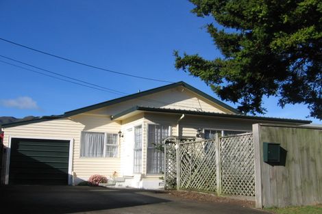 Photo of property in 2/74 Totara Crescent, Woburn, Lower Hutt, 5011