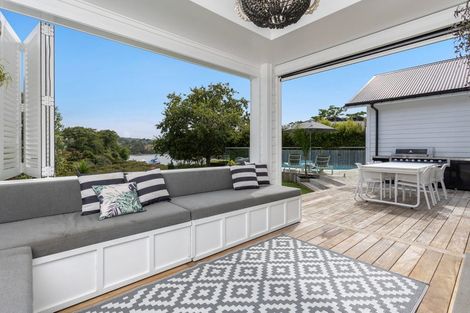 Photo of property in 43 Kent Terrace, Riverhead, 0820