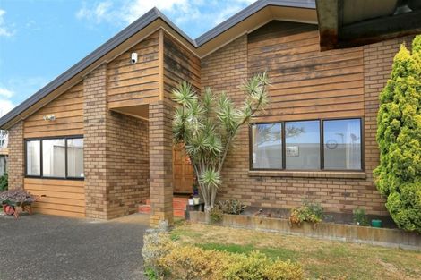 Photo of property in 180 Te Atatu Road, Te Atatu South, Auckland, 0610
