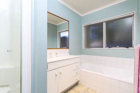 Photo of property in 62 Garton Drive, Massey, Auckland, 0614