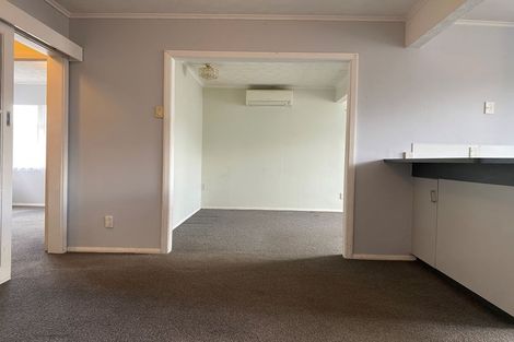 Photo of property in 9b Whites Line West, Woburn, Lower Hutt, 5010