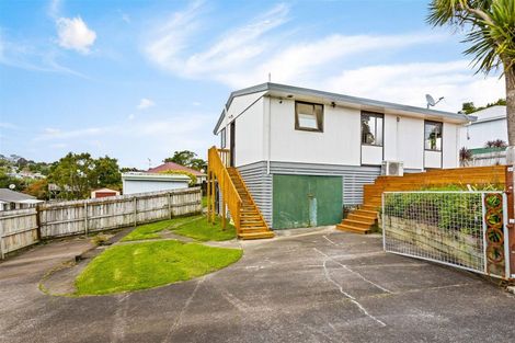 Photo of property in 3 Maywood Crescent, Glen Eden, Auckland, 0602