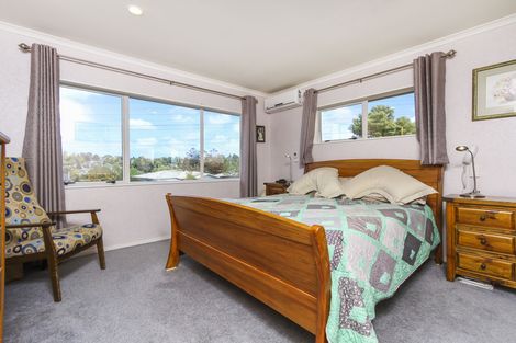 Photo of property in 62 Garton Drive, Massey, Auckland, 0614