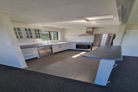 Photo of property in 29f2 Cheltenham Terrace, Newlands, Wellington, 6037
