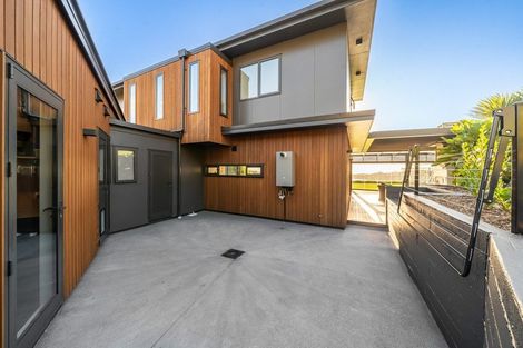 Photo of property in 13 Manapouri Lane, Aotea, Porirua, 5024