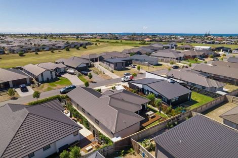 Photo of property in 26 Harding Drive, Papamoa Beach, Papamoa, 3118