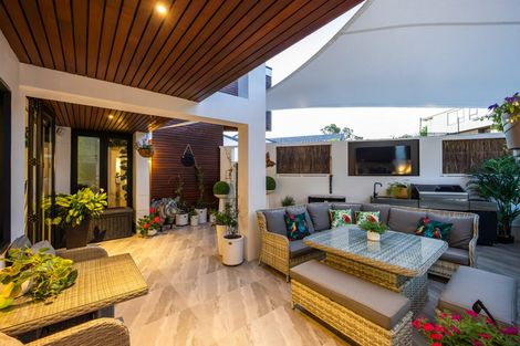 Photo of property in 3 Holyoake Place, Chatswood, Auckland, 0626