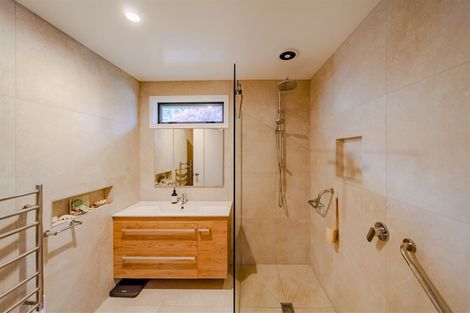 Photo of property in 132 North Shore Road, Eskdale, Napier, 4182