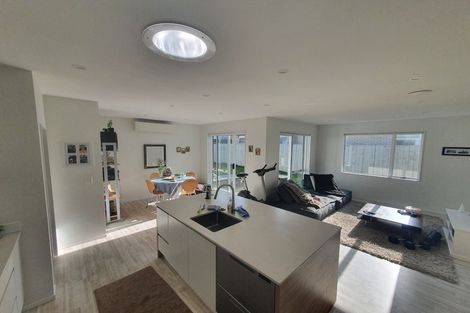 Photo of property in 23 Waituarua Drive, Takanini, 2112