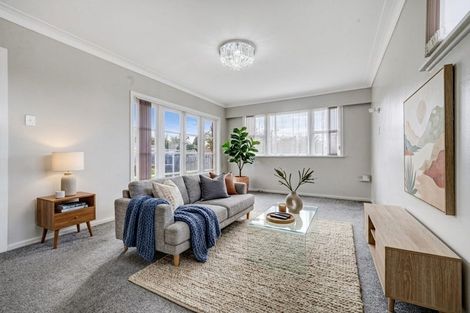 Photo of property in 19 Surrey Street, Manurewa, Auckland, 2102