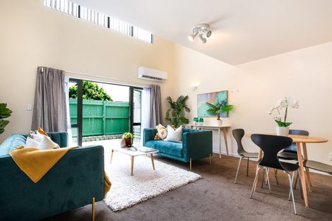 Photo of property in 2/89 Portage Road, New Lynn, Auckland, 0600