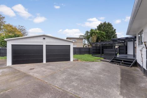 Photo of property in 17 Nan Place, Pakuranga Heights, Auckland, 2010